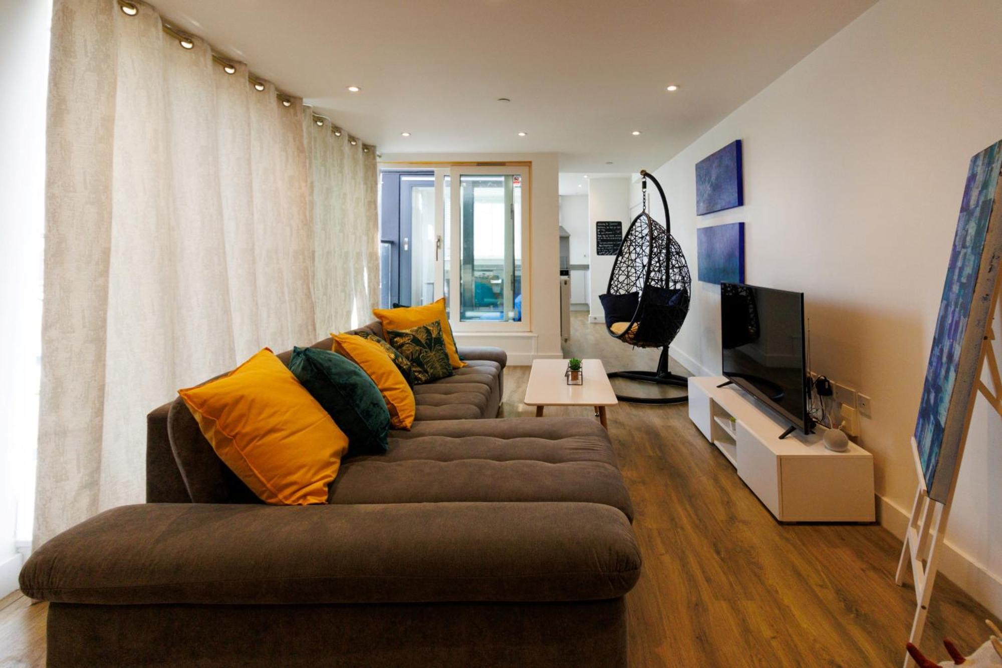 City Centre, Sleeps 7, Stunning Views & Parking, Interconnected Rooms Long Stay Work Contractor Leisure, Diamond Penthouse Cambridge-i reptér Kültér fotó