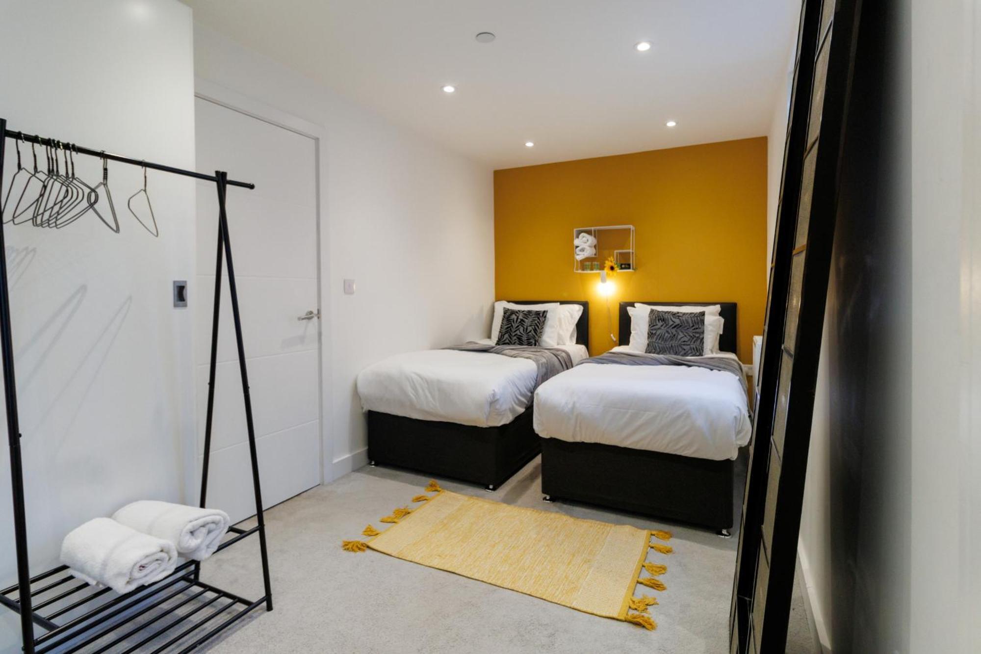 City Centre, Sleeps 7, Stunning Views & Parking, Interconnected Rooms Long Stay Work Contractor Leisure, Diamond Penthouse Cambridge-i reptér Kültér fotó