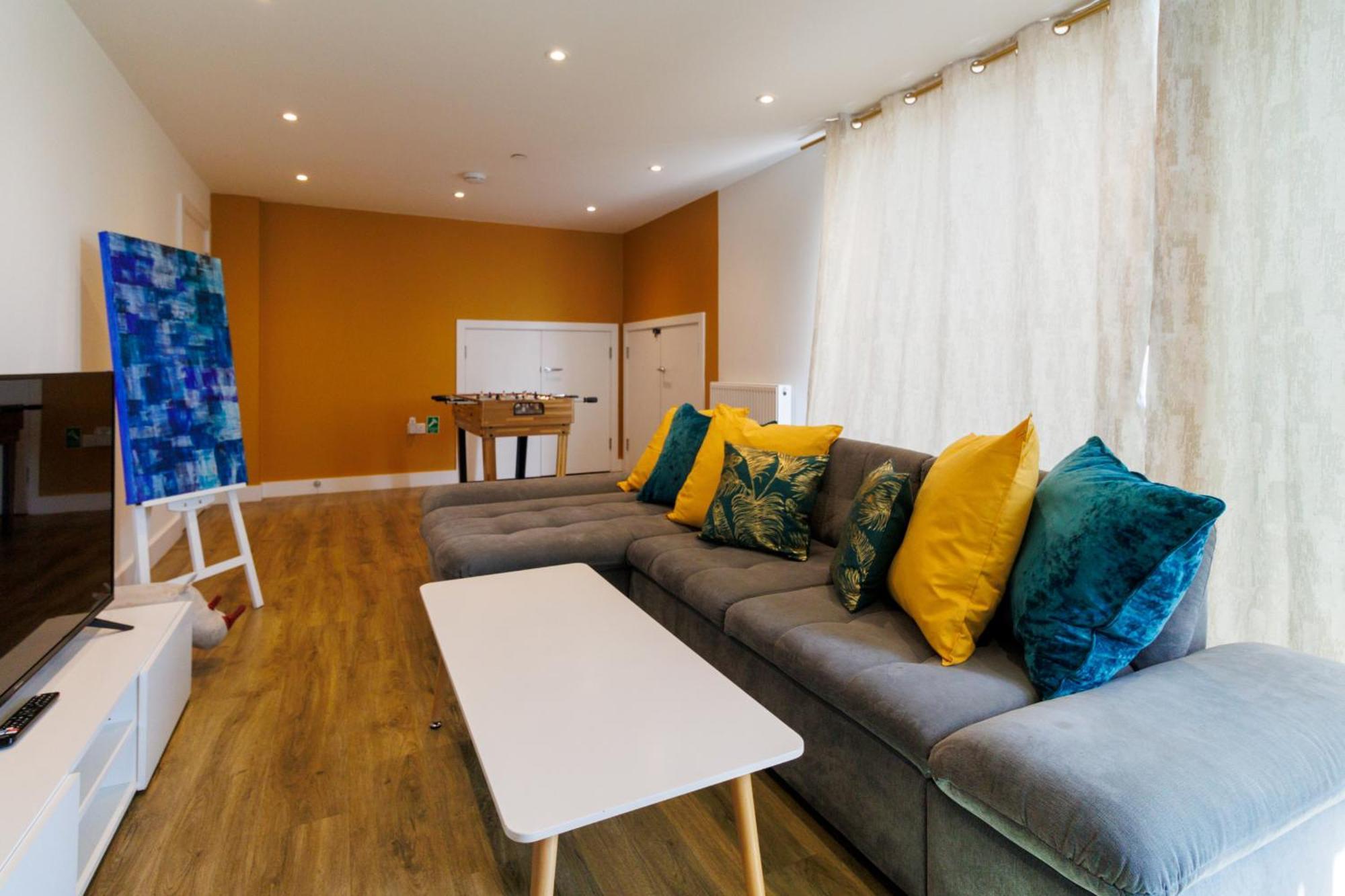 City Centre, Sleeps 7, Stunning Views & Parking, Interconnected Rooms Long Stay Work Contractor Leisure, Diamond Penthouse Cambridge-i reptér Kültér fotó