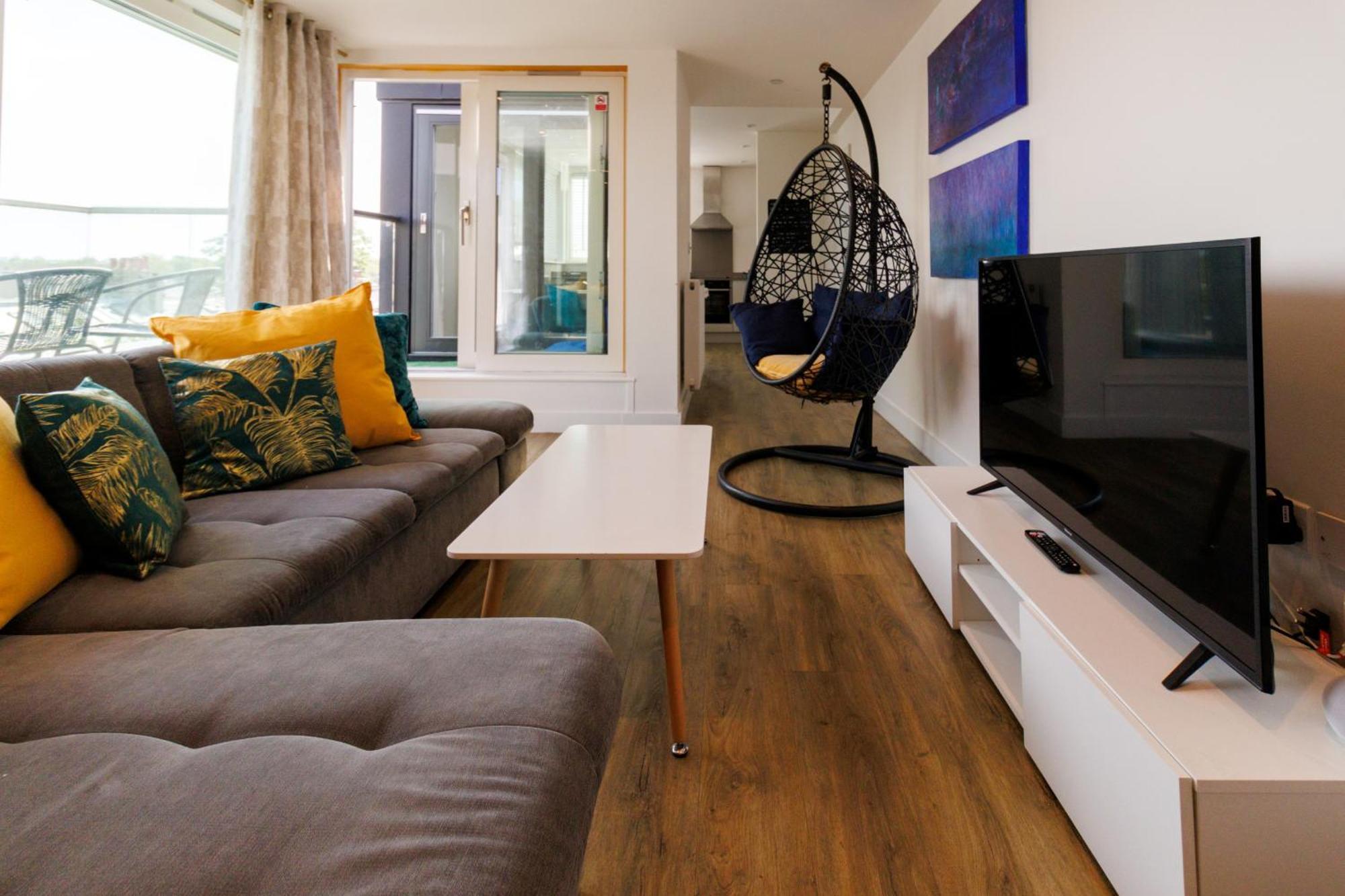 City Centre, Sleeps 7, Stunning Views & Parking, Interconnected Rooms Long Stay Work Contractor Leisure, Diamond Penthouse Cambridge-i reptér Kültér fotó