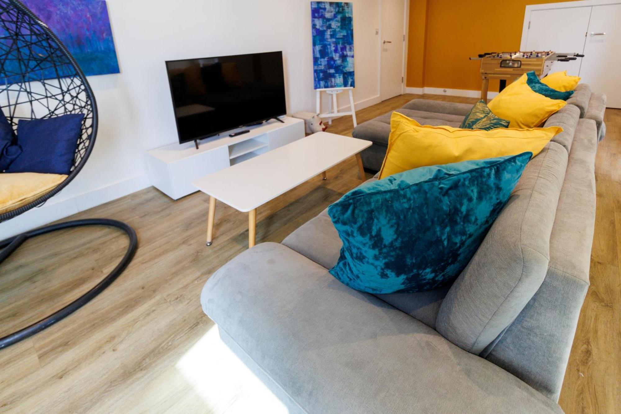 City Centre, Sleeps 7, Stunning Views & Parking, Interconnected Rooms Long Stay Work Contractor Leisure, Diamond Penthouse Cambridge-i reptér Kültér fotó